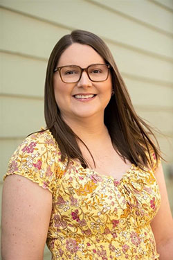 Catherine Schreiner headshot