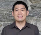 Aaron Tsay headshot