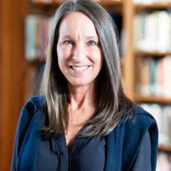 Nicole Reynold Headshot