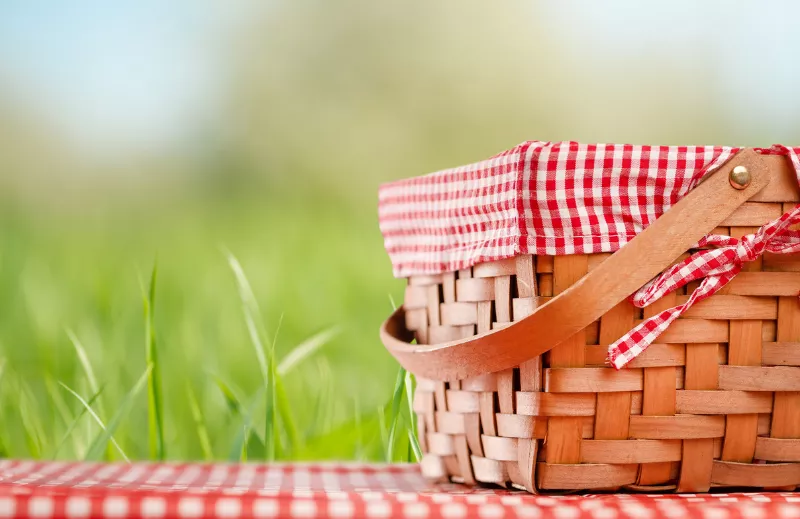 Image of a picnic basket 