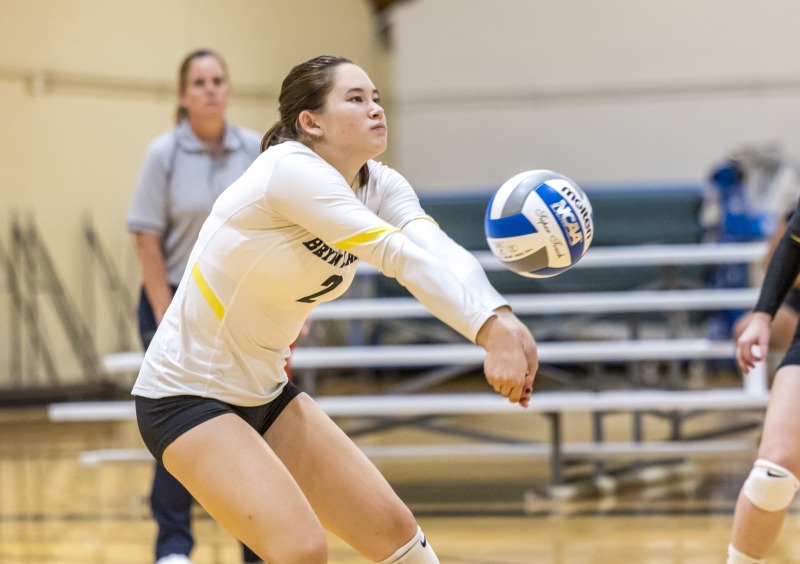 Saya Feldman passing a volleyball