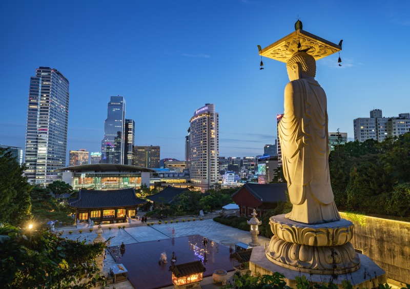 Seoul Landmark Bongeunsa Temple Buddha Statue at Night