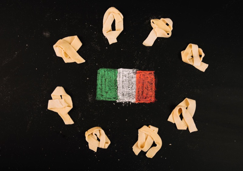 pasta-around-italian-flag