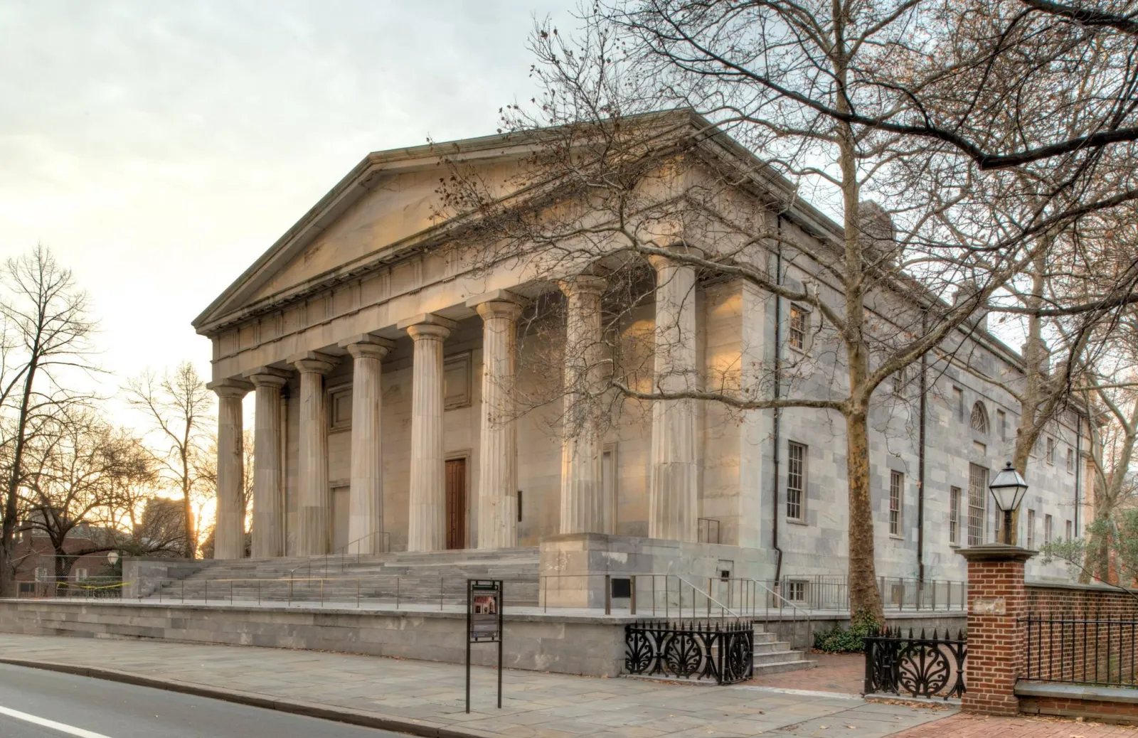 "Second Bank of the United States, Philadelphia", photo in the public domain