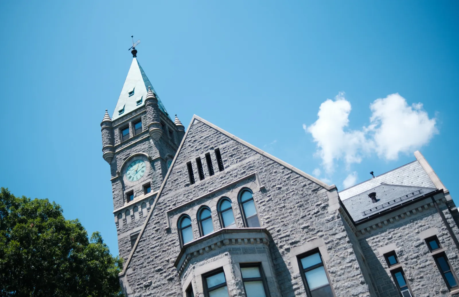 OCM-Campus-Beauty-Architecture