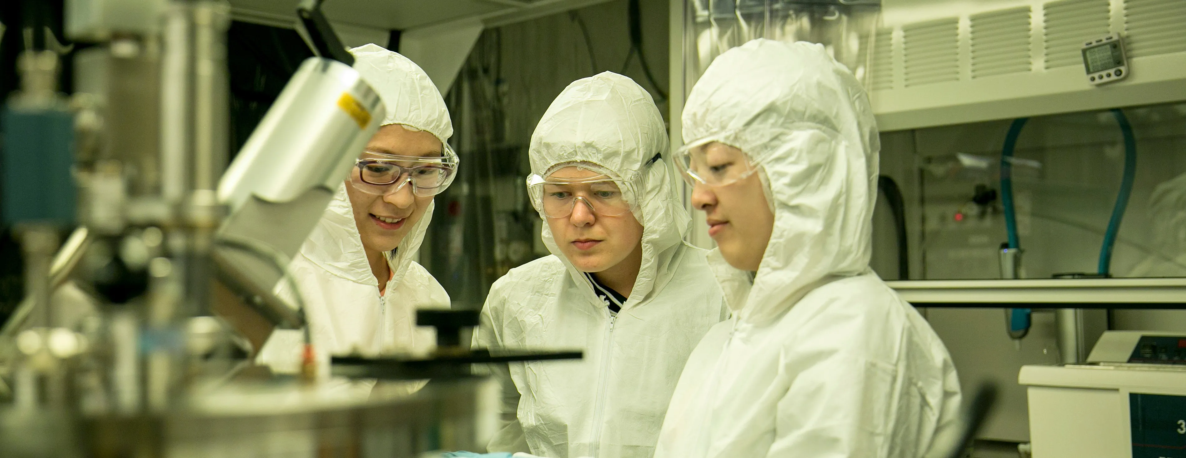 Students in the lab participating in the quantum science research center