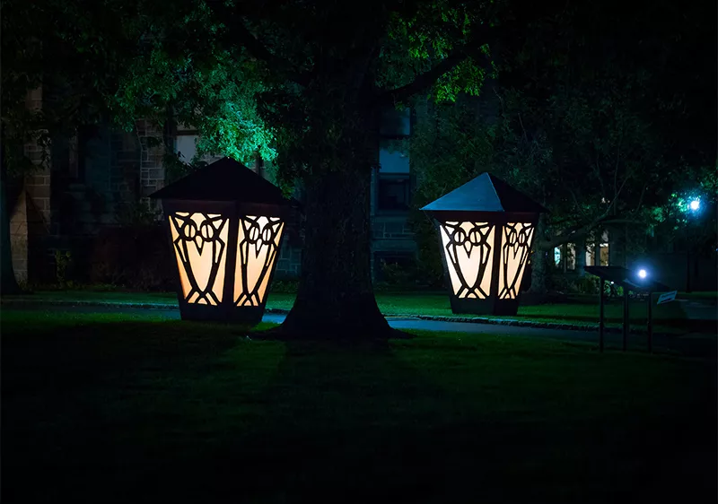 Reunion Big Lanterns 