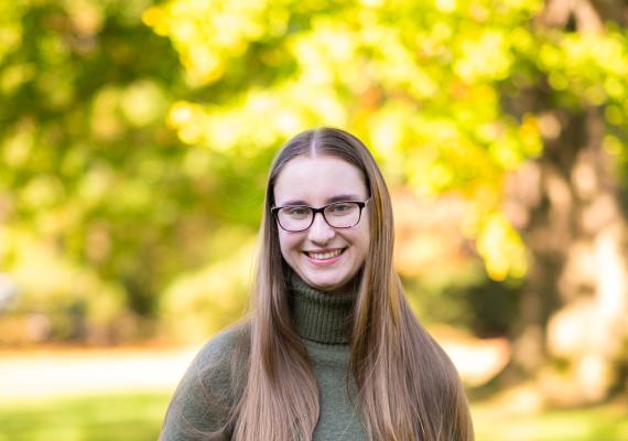 Headshot of Xenya Currie