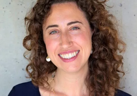 Liana Sterling '03