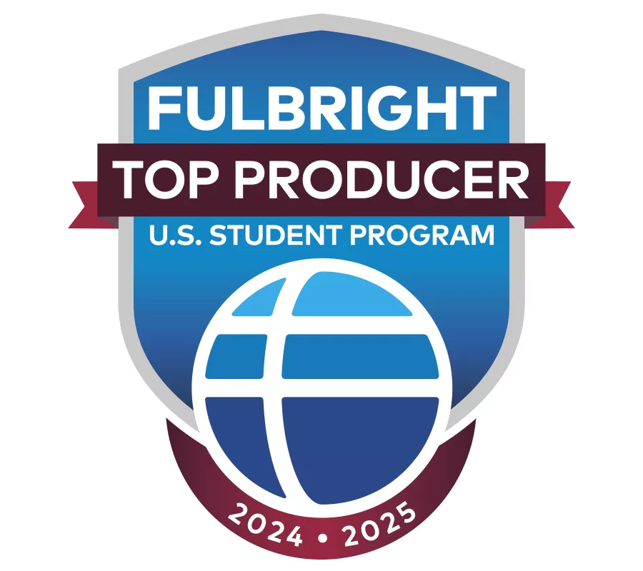 Badge designating Bryn Mawr as a top Fulbright producer
