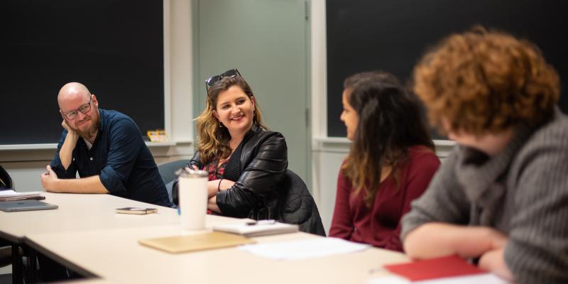 Radio Times Associate Producer Molly Seavy-Nesper '12 talks with students.